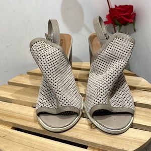 Kelsi Dagger‎ heels